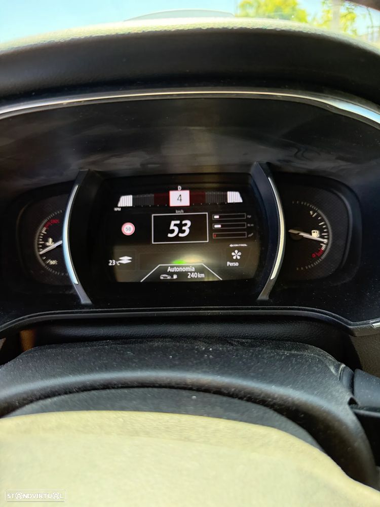 Renault Mégane ENERGY dCi 165 EDC GT - 16