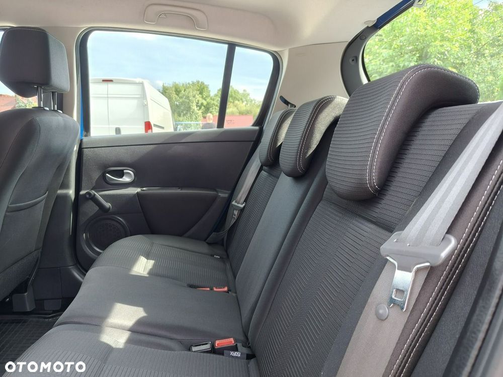 Renault Clio - 24