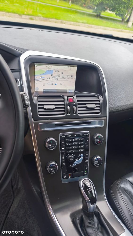 Volvo XC 60 D5 AWD Geartronic Summum - 12