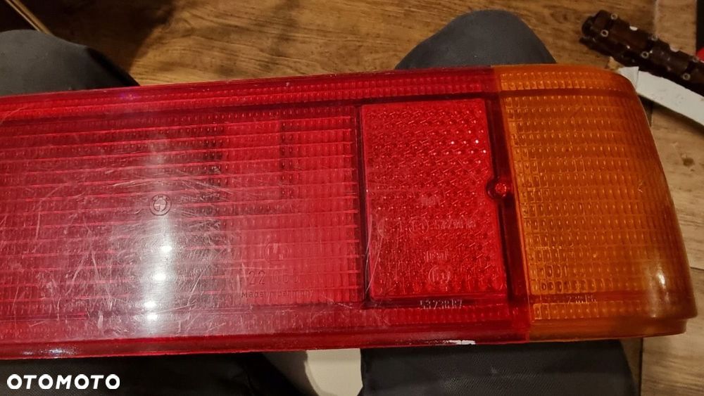 LAMPA PRAWY TYŁ BEZ PĘKNIĘĆ BMW 3 E21 - 3