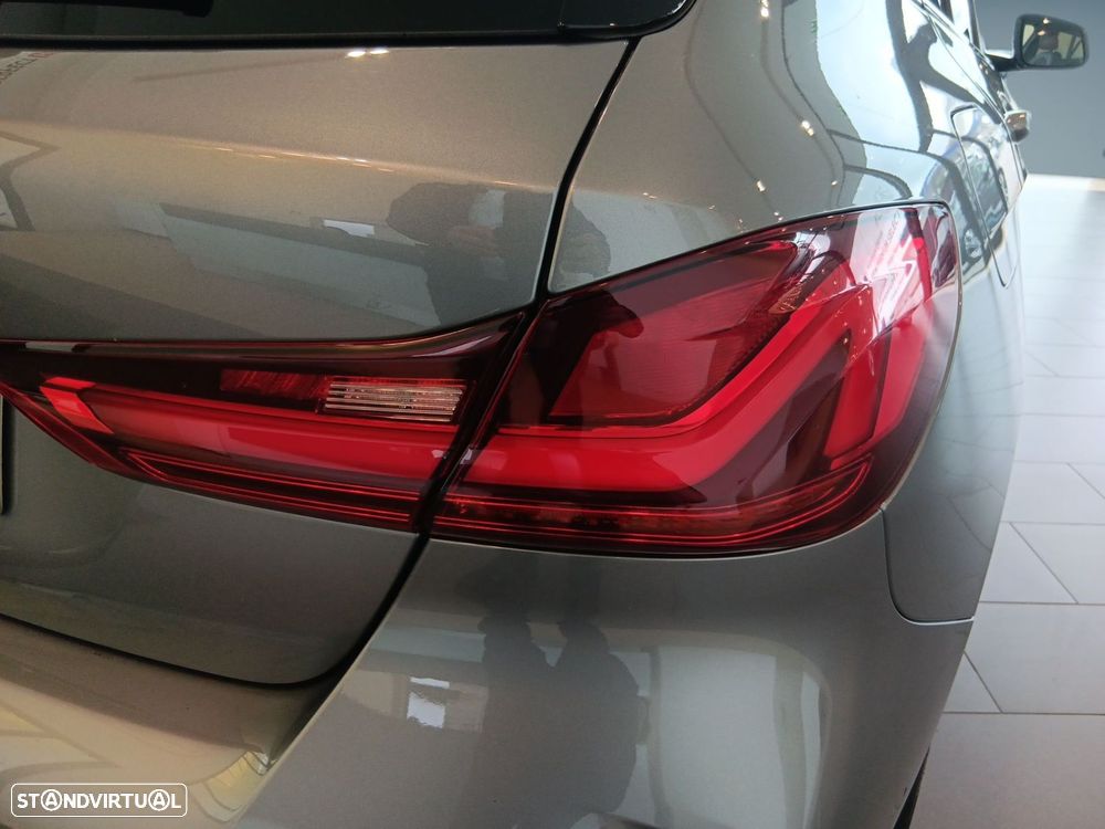 BMW 116 d Pack Desportivo M Auto - 24