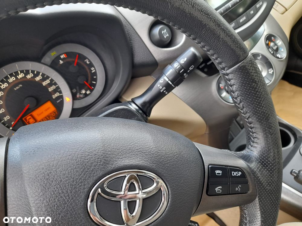 Toyota RAV4 2.2 D-4D Prestige - 34