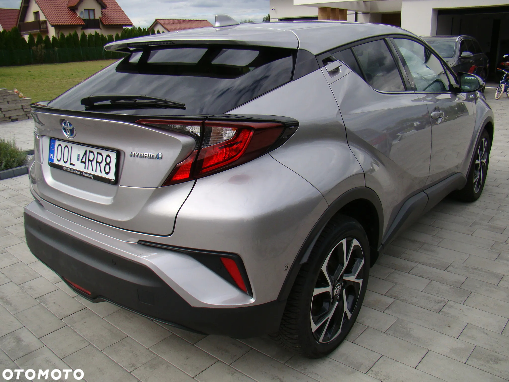 Toyota C-HR 1.8 Hybrid Team Deutschland - 11