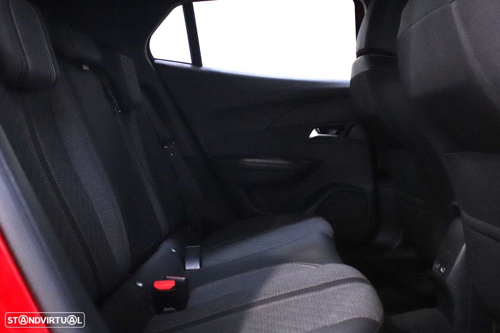 Peugeot 2008 1.2 PureTech Allure - 21