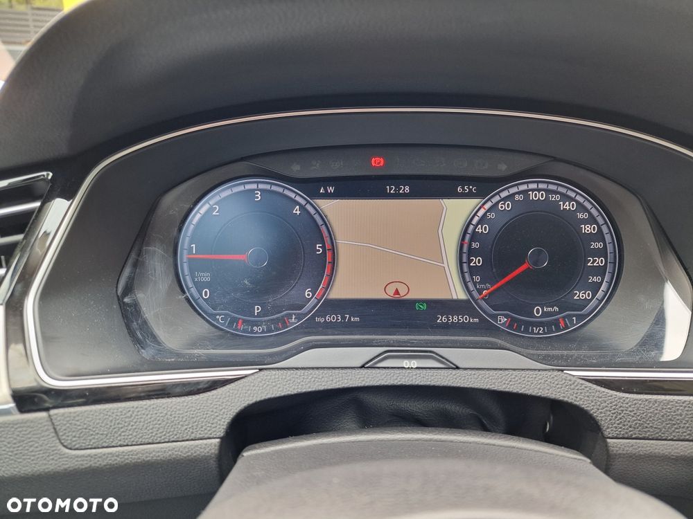 Volkswagen Passat Variant 2.0 TDI Bi-Turbo BMT 4Mot Highline DSG - 17