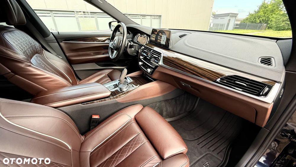 BMW 6GT - 7