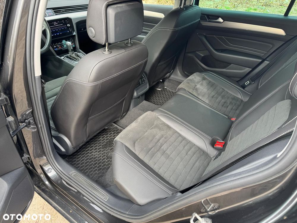 Volkswagen Passat 2.0 TDI EVO Elegance DSG - 8
