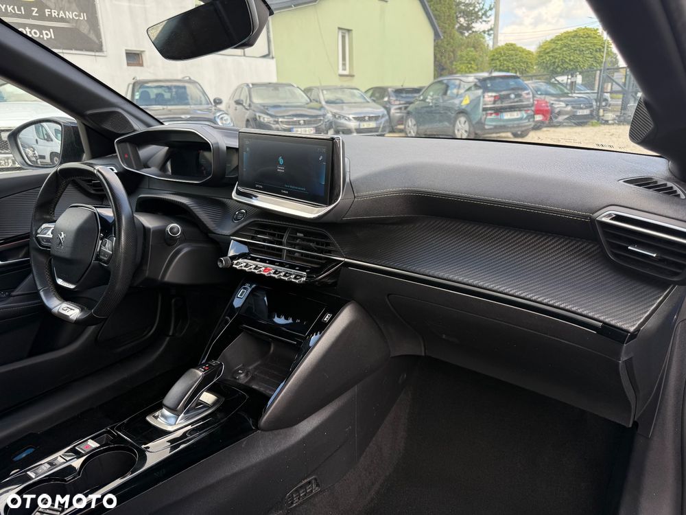 Peugeot 208 - 16
