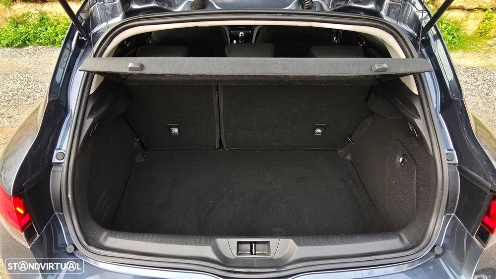 Renault Mégane 1.5 Blue dCi Intens - 49