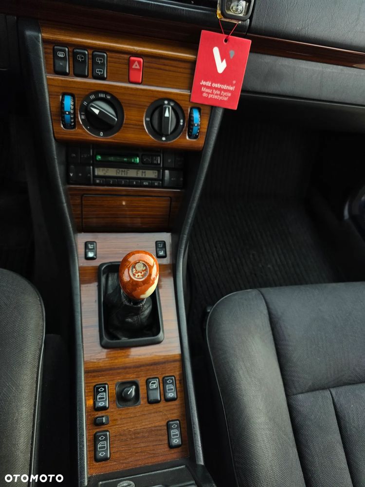 Mercedes-Benz W124 (1984-1993) - 14