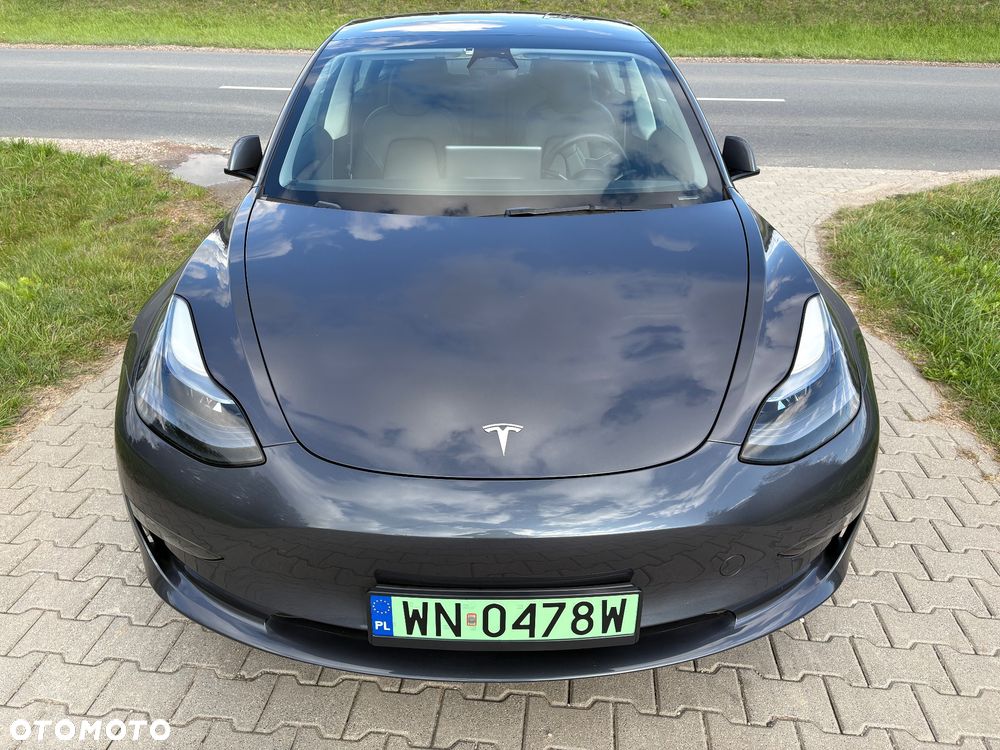 Tesla Model 3 - 3