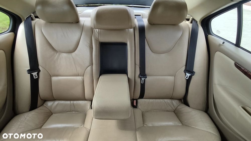 Volvo S60 2.4D Summum - 16