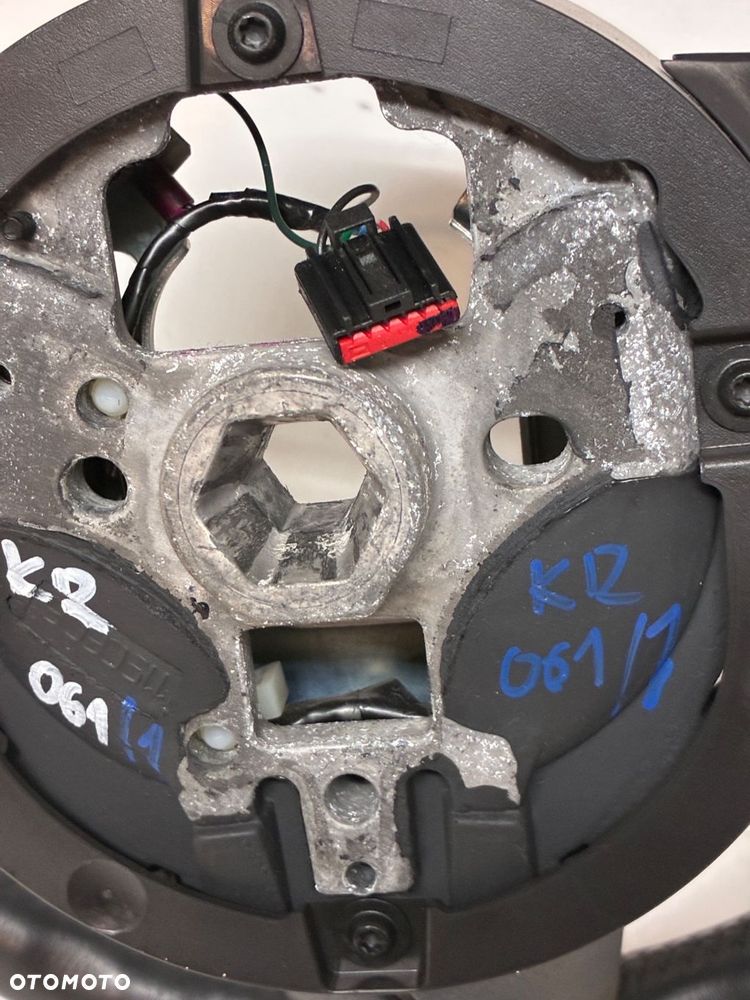 FORD MUSTANG 5 V KIEROWNICA SKÓRA MULTIFUNKCJA - 12