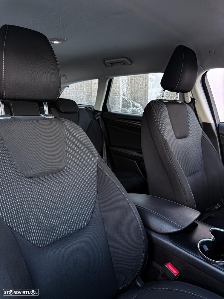 Ford Mondeo SW 2.0 HEV Titanium - 4