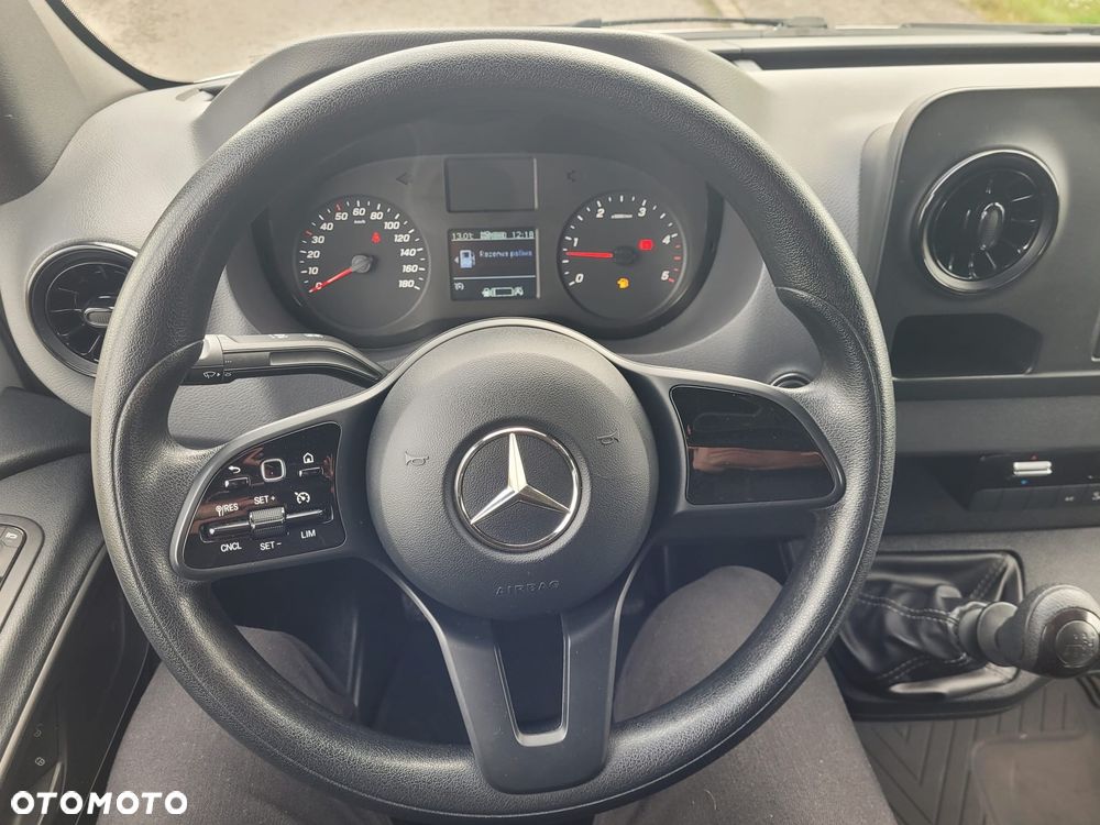 Mercedes-Benz Sprinter - 18