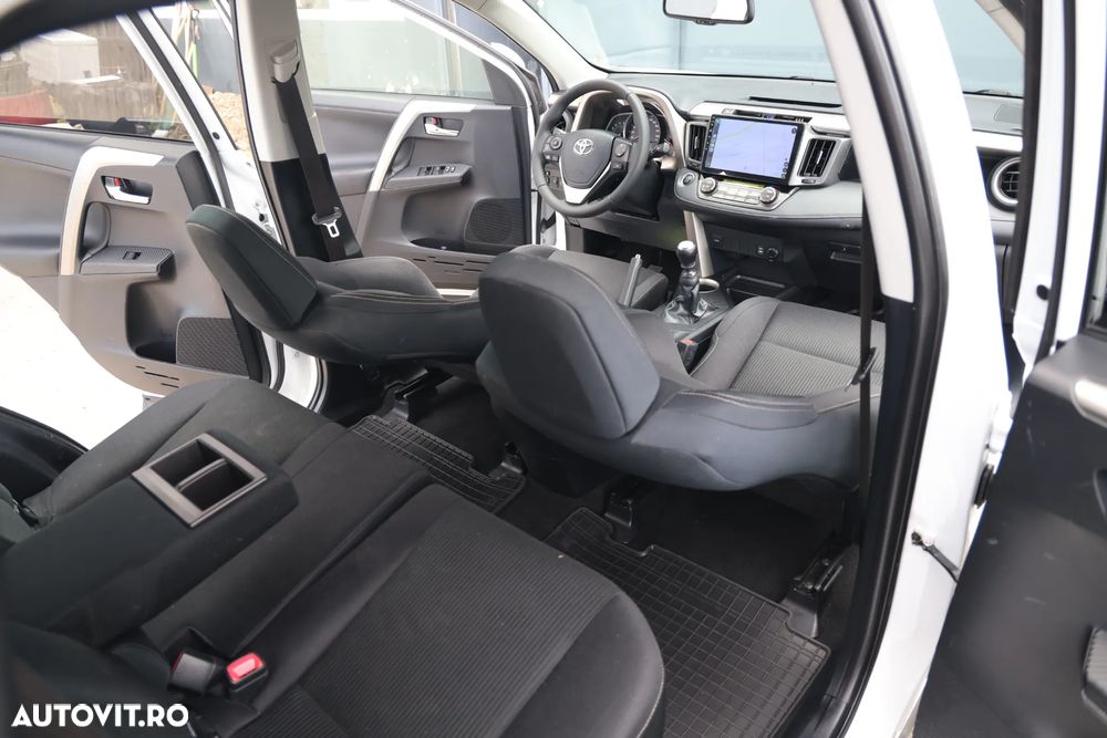 Toyota RAV4 2.0 D-4D 4x4 - 16