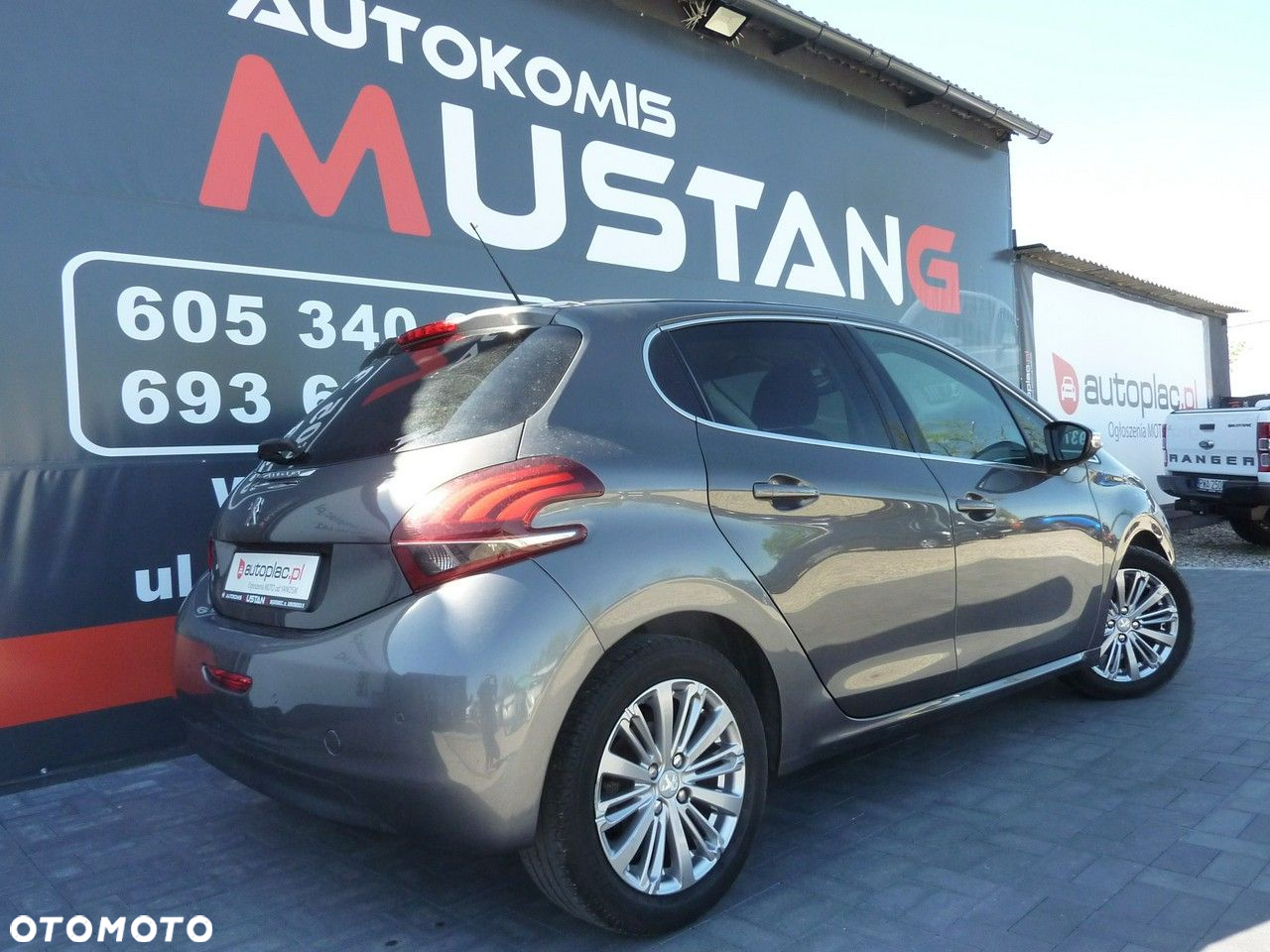 Peugeot 208 - 4