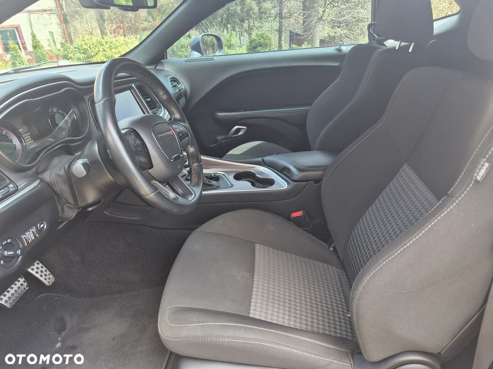 Dodge Challenger 5.7 R/T - 6