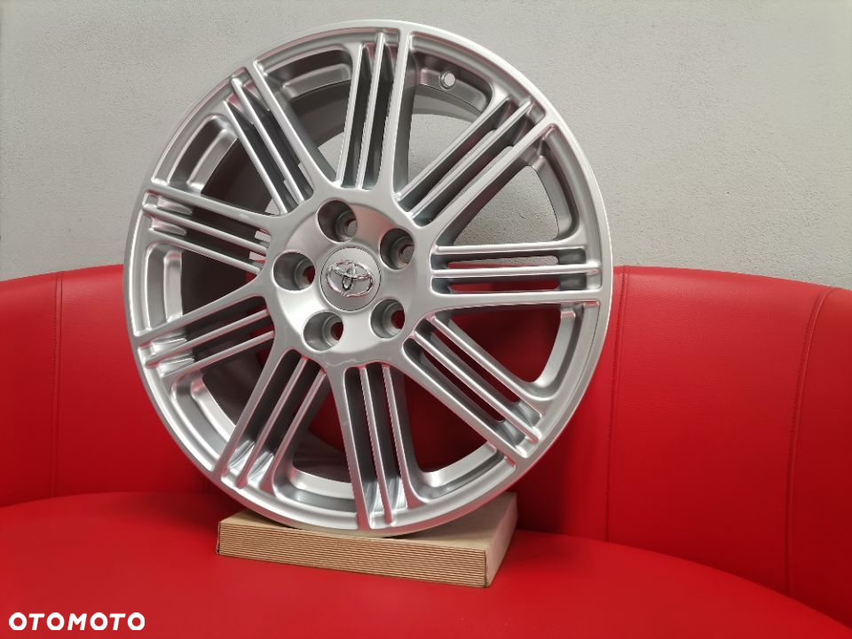 Felgi aluminiowe TOYOTA ori 5x114,3r18 et45 srebrne NOWE!!! - 2