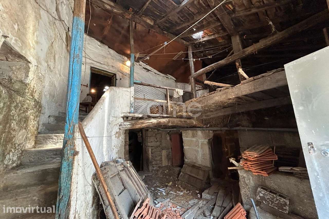 Moradia para restauro – Santo André, Montalgre - Grande imagem: 2/13