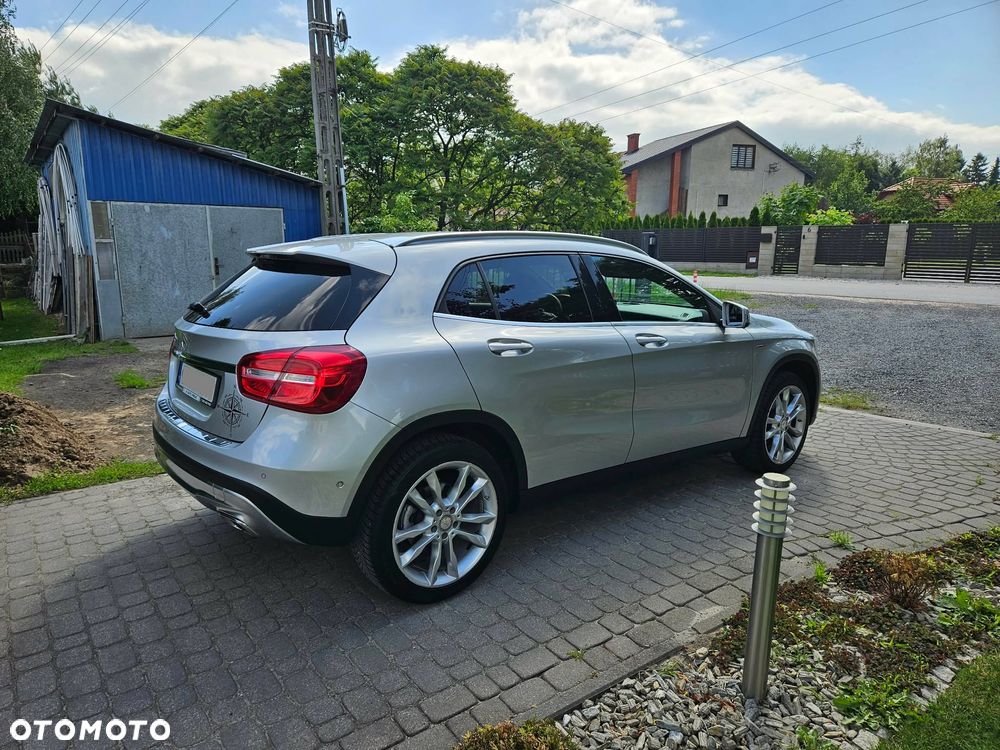 Mercedes-Benz GLA 200 7G-DCT Urban - 5