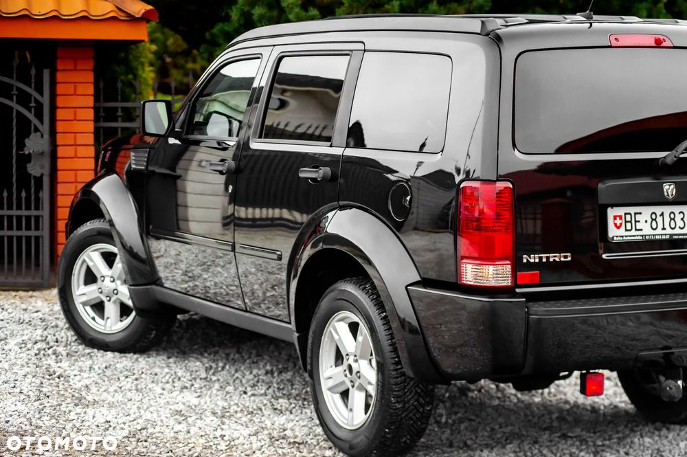Dodge Nitro 3.7 V6 SLT - 8