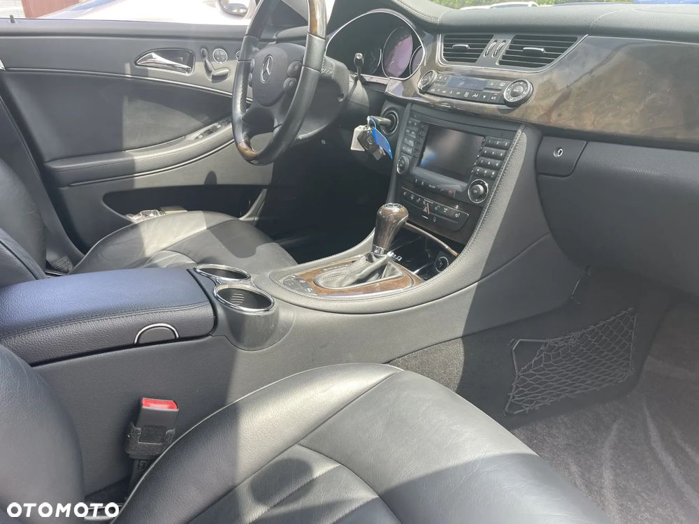Mercedes-Benz CLS 500 - 21