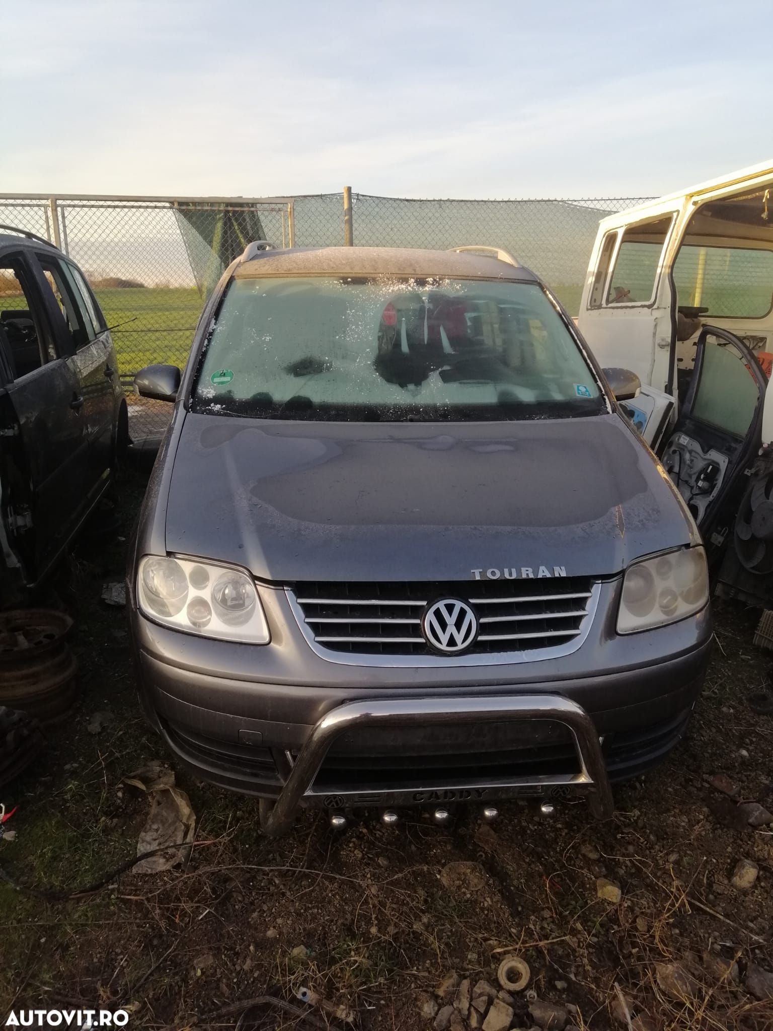 Dezmembre VW Touran 2.0 TDI - 1