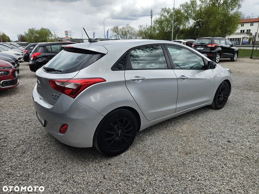 Hyundai i30 1.4 Fifa World Cup Edition - 13