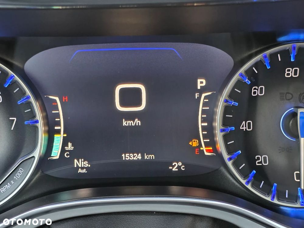 Chrysler Pacifica - 25