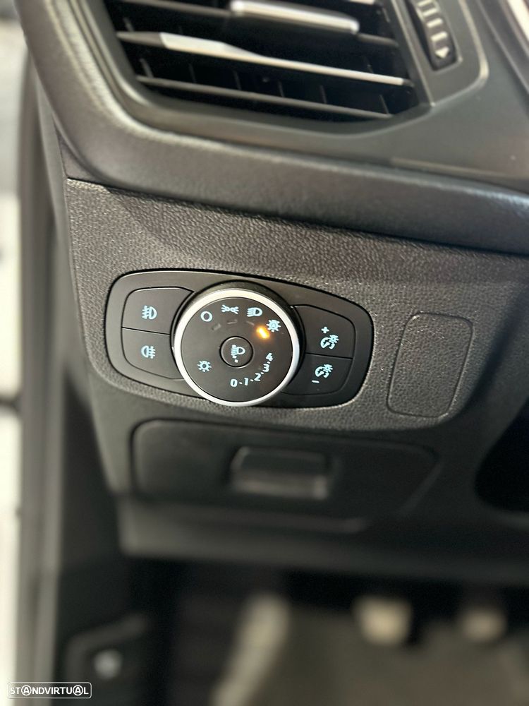 Ford Focus 1.5 EcoBlue S&S COOL&CONNECT - 16
