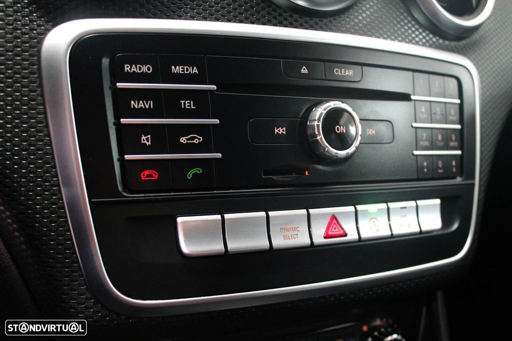 Mercedes-Benz A 180 d AMG Line - 20