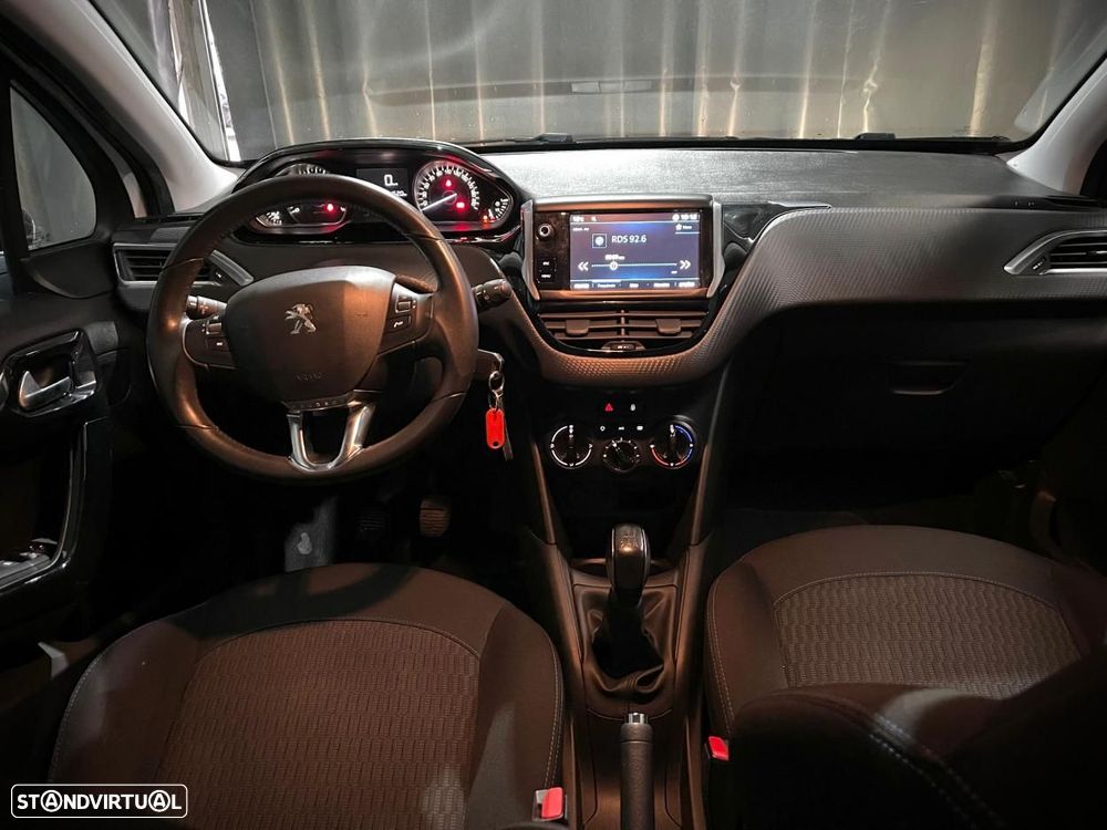 Peugeot 208 1.2 PureTech Style - 13