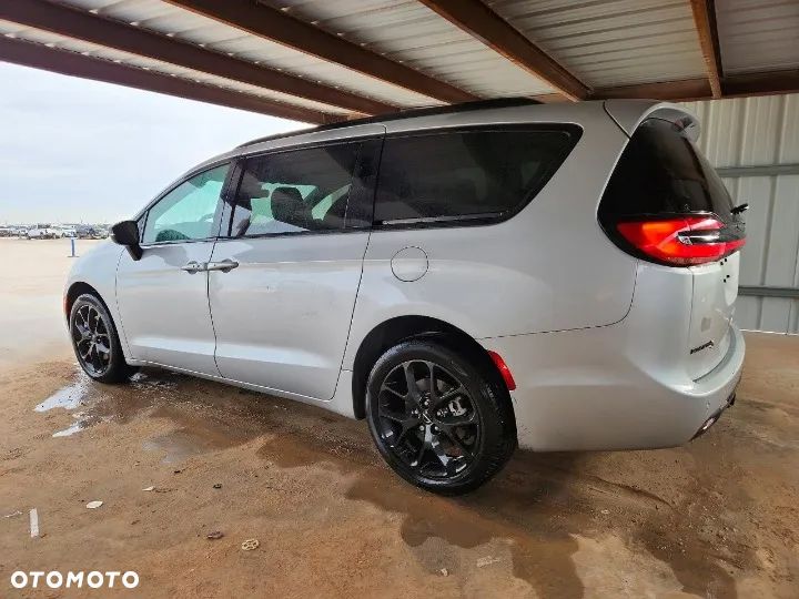 Chrysler Pacifica - 3