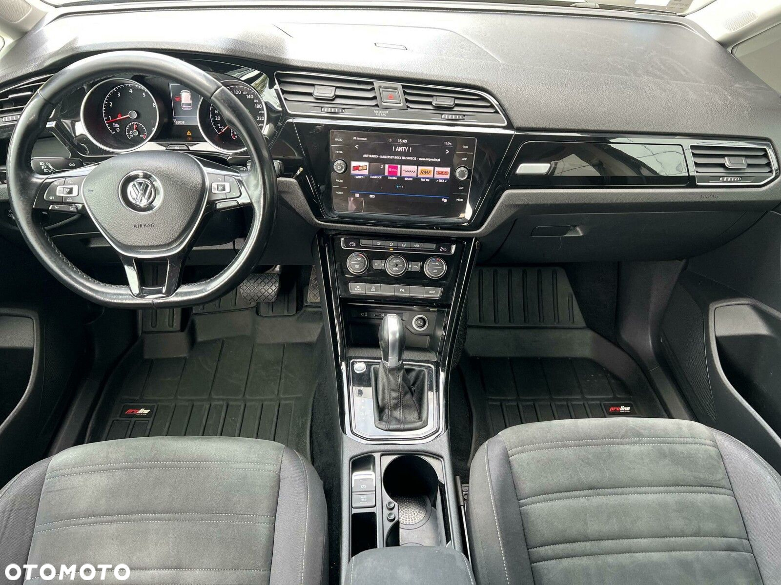 Volkswagen Touran - 9