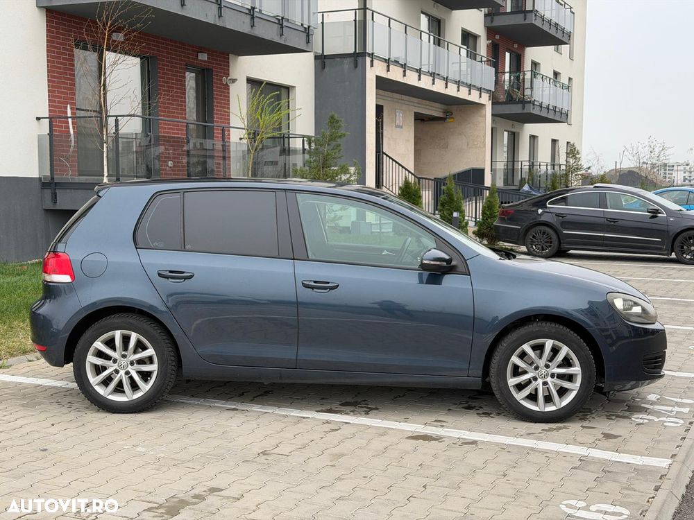 Volkswagen Golf - 10