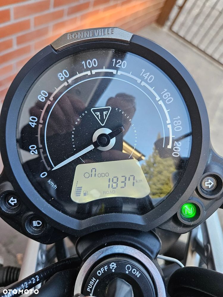 Triumph Scrambler - 9