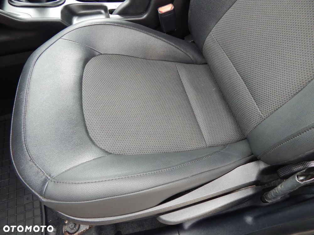 Hyundai ix35 1.6 2WD UEFA EURO 2012 Edition - 17
