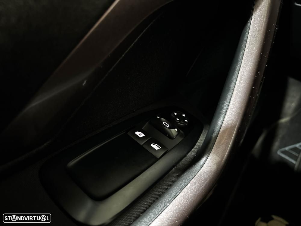 Peugeot 2008 1.6 e-HDi Allure 2-Tronic - 46