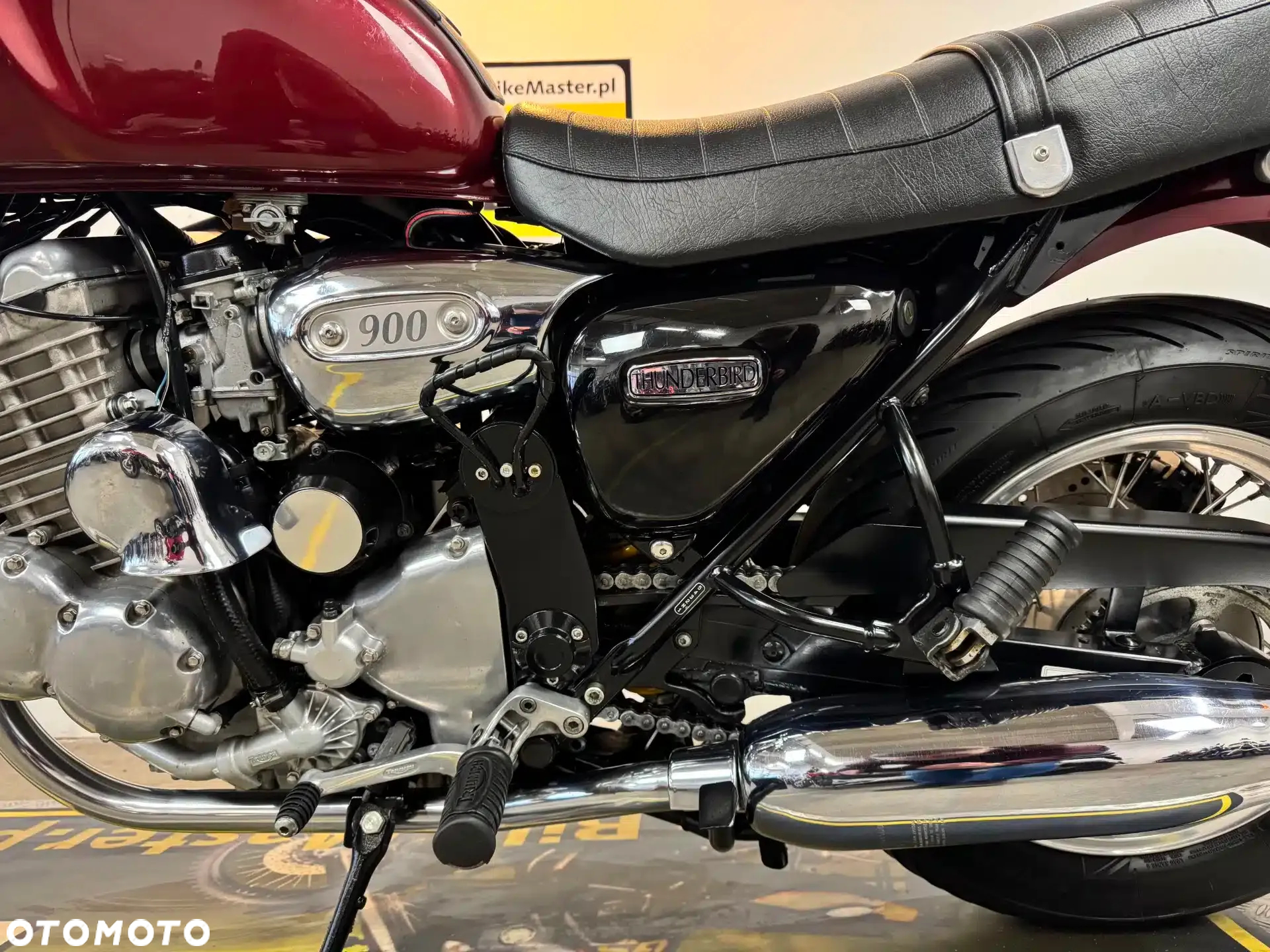 Triumph Thunderbird - 24