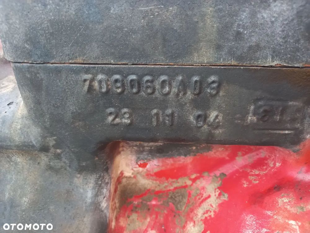 Obudowa korpus mostu tył McCormick TTX X70 XTX200 - 5