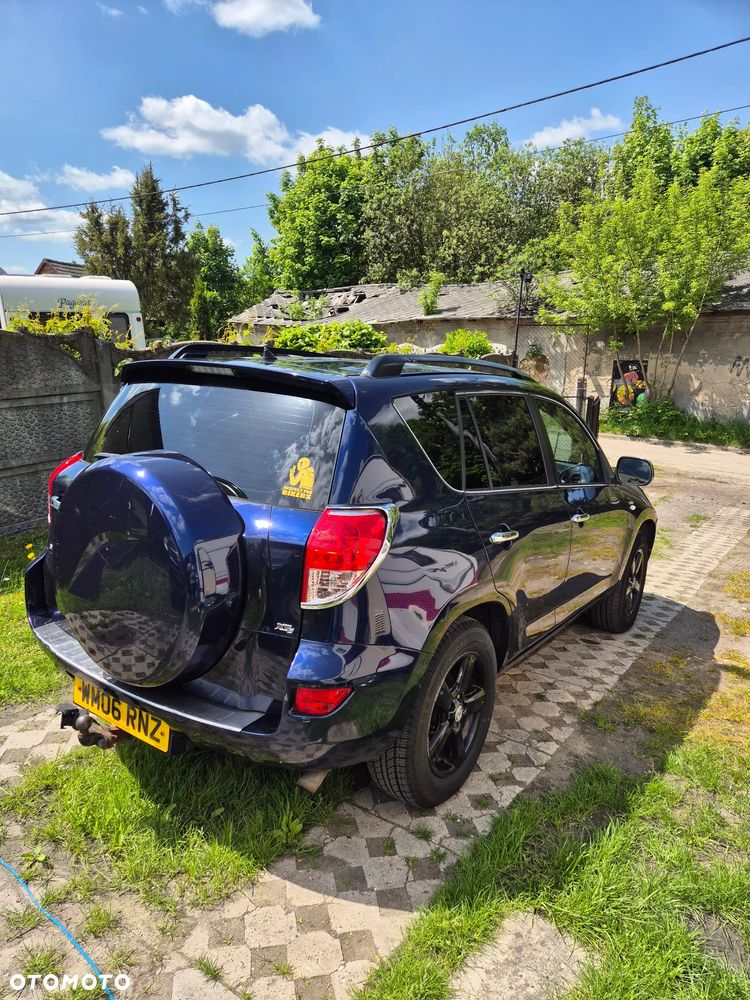 Toyota RAV4 - 1
