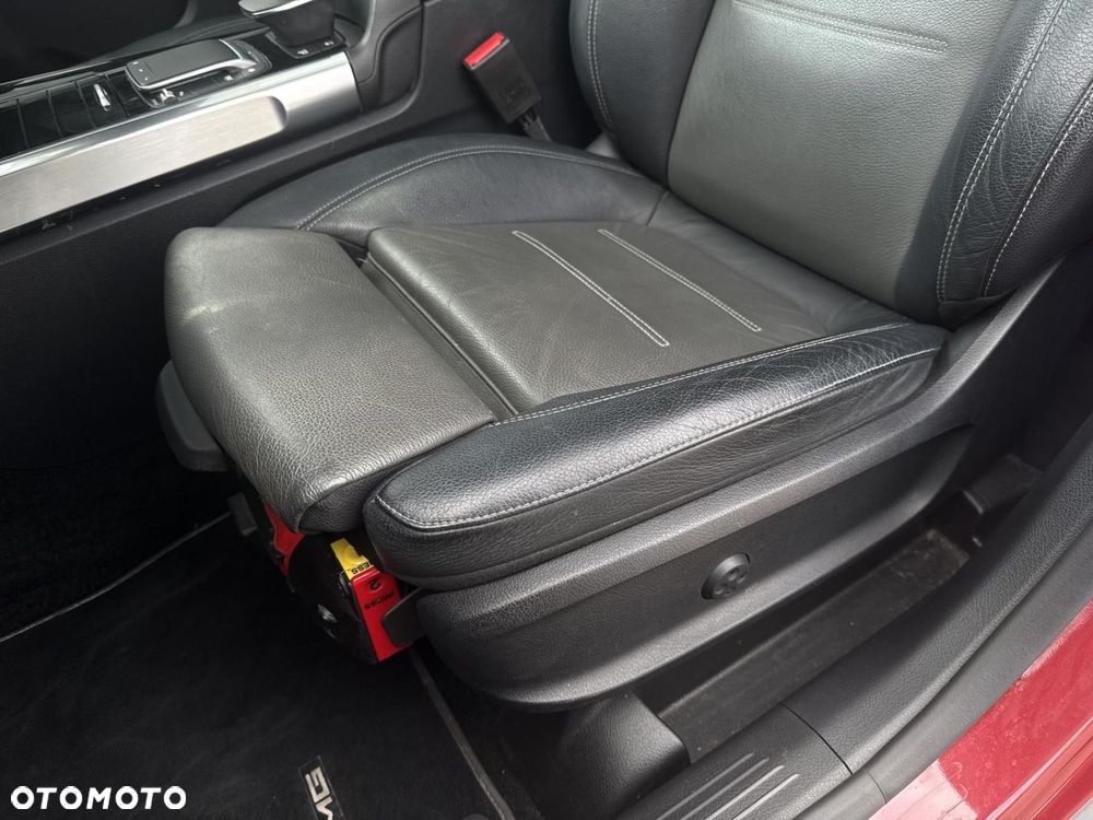 Mercedes-Benz GLB - 13