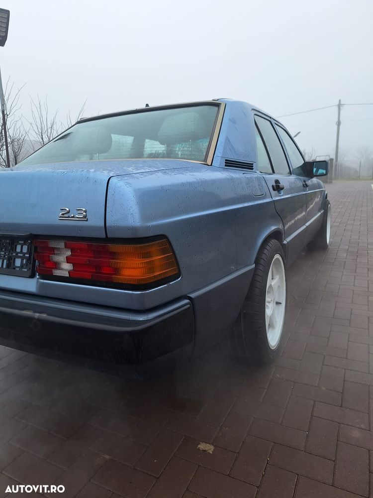 Mercedes-Benz 190 - 7