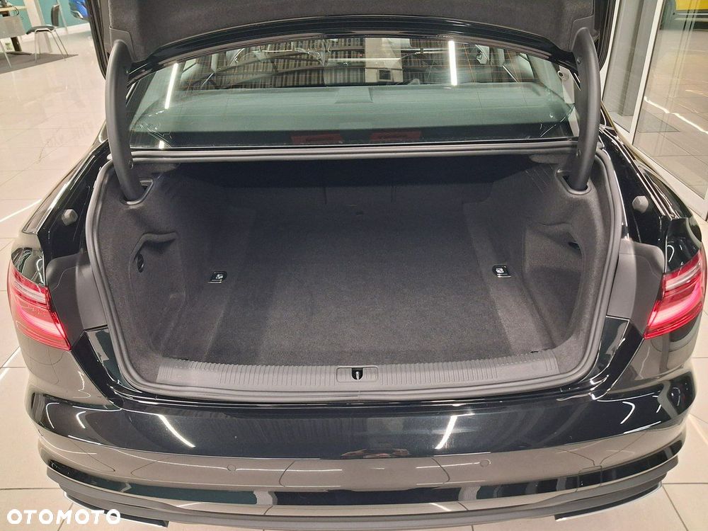 Audi A4 Limousine - 12
