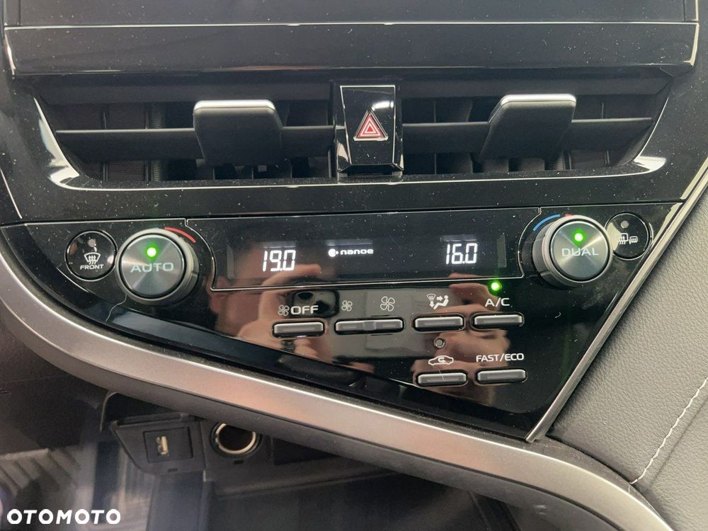 Toyota Camry - 20