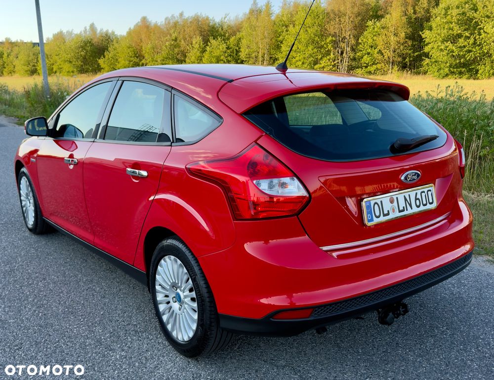 Ford Focus 1.6 Titanium - 2