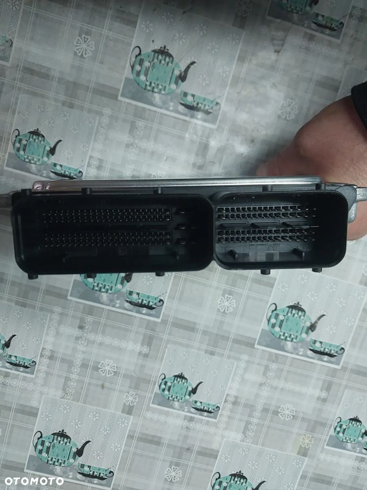 Sterownik silnika  vw t5 4X4 AXD - 3