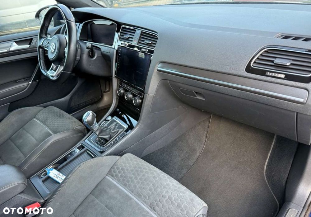 Volkswagen Golf - 19