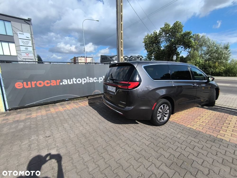 Chrysler Pacifica - 3